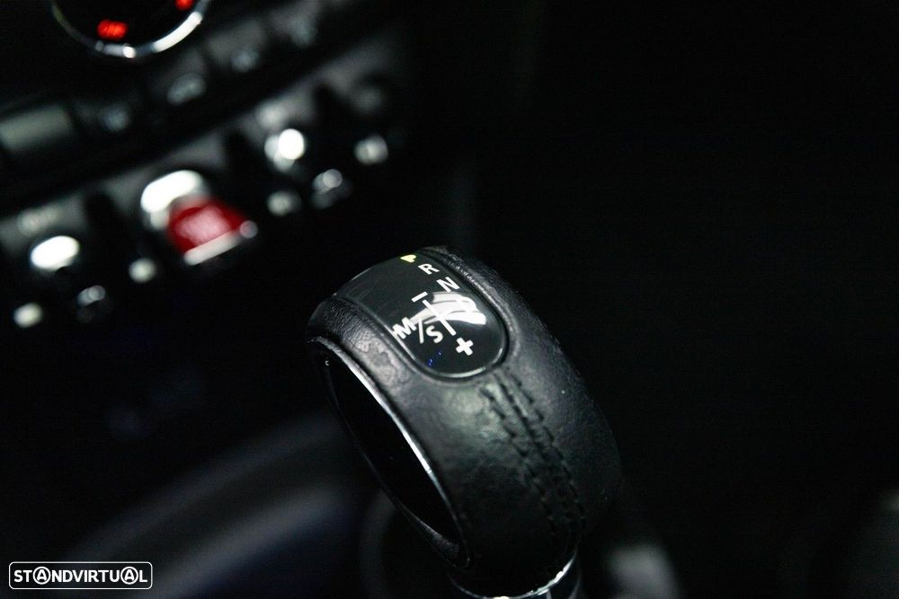 MINI 5 Portas Cooper D Auto - 42