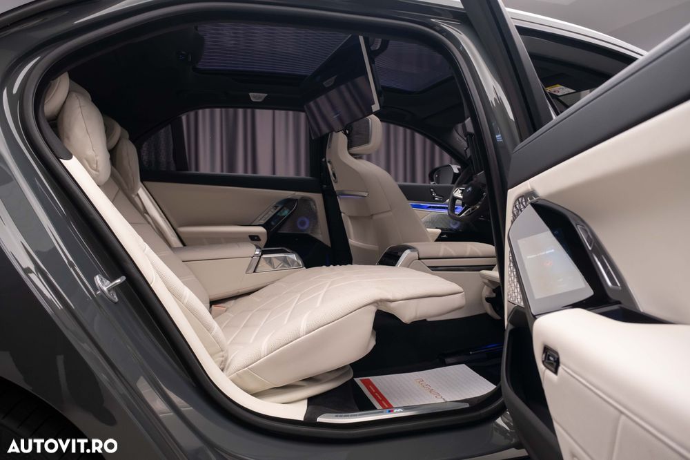 BMW M7 M760e xDrive AT PHEV - 17