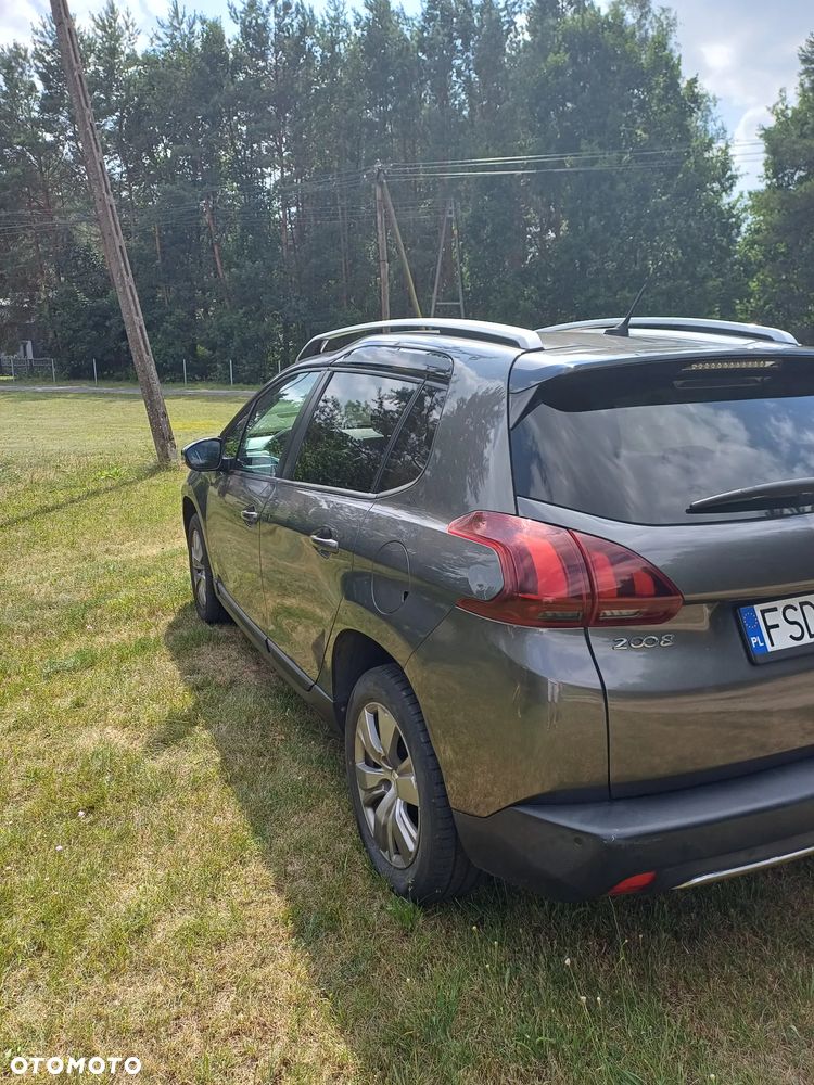 Peugeot 2008 1.2 Pure Tech Style - 10