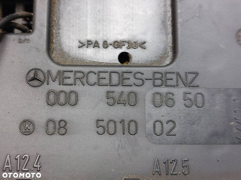 SKRZYNKA BEZPIECZNIKÓW PRZEKAŹNIKÓW MERCEDES-BENZ VITO W638 0005400650 - 2