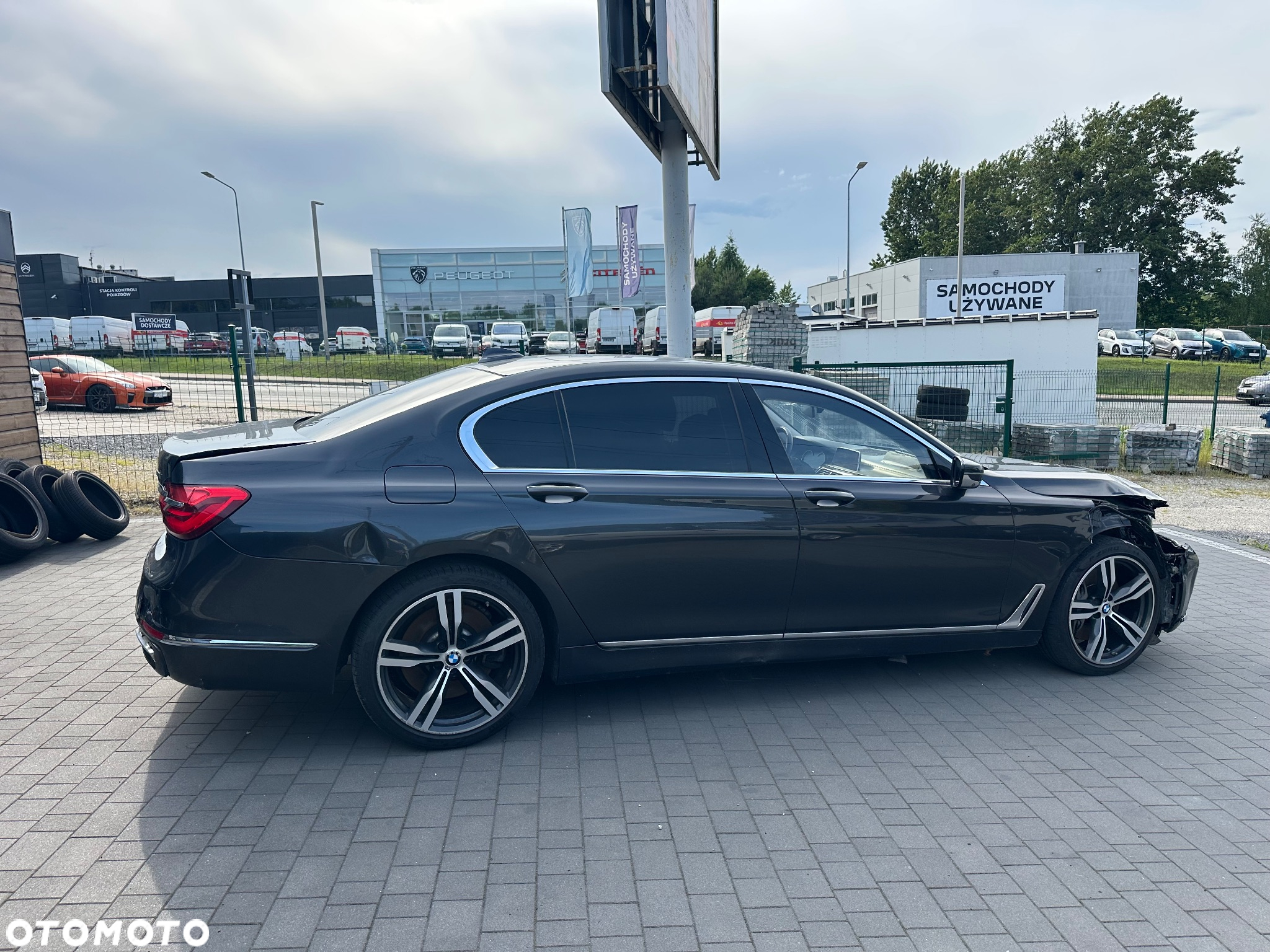 BMW Seria 7 750Li xDrive - 26