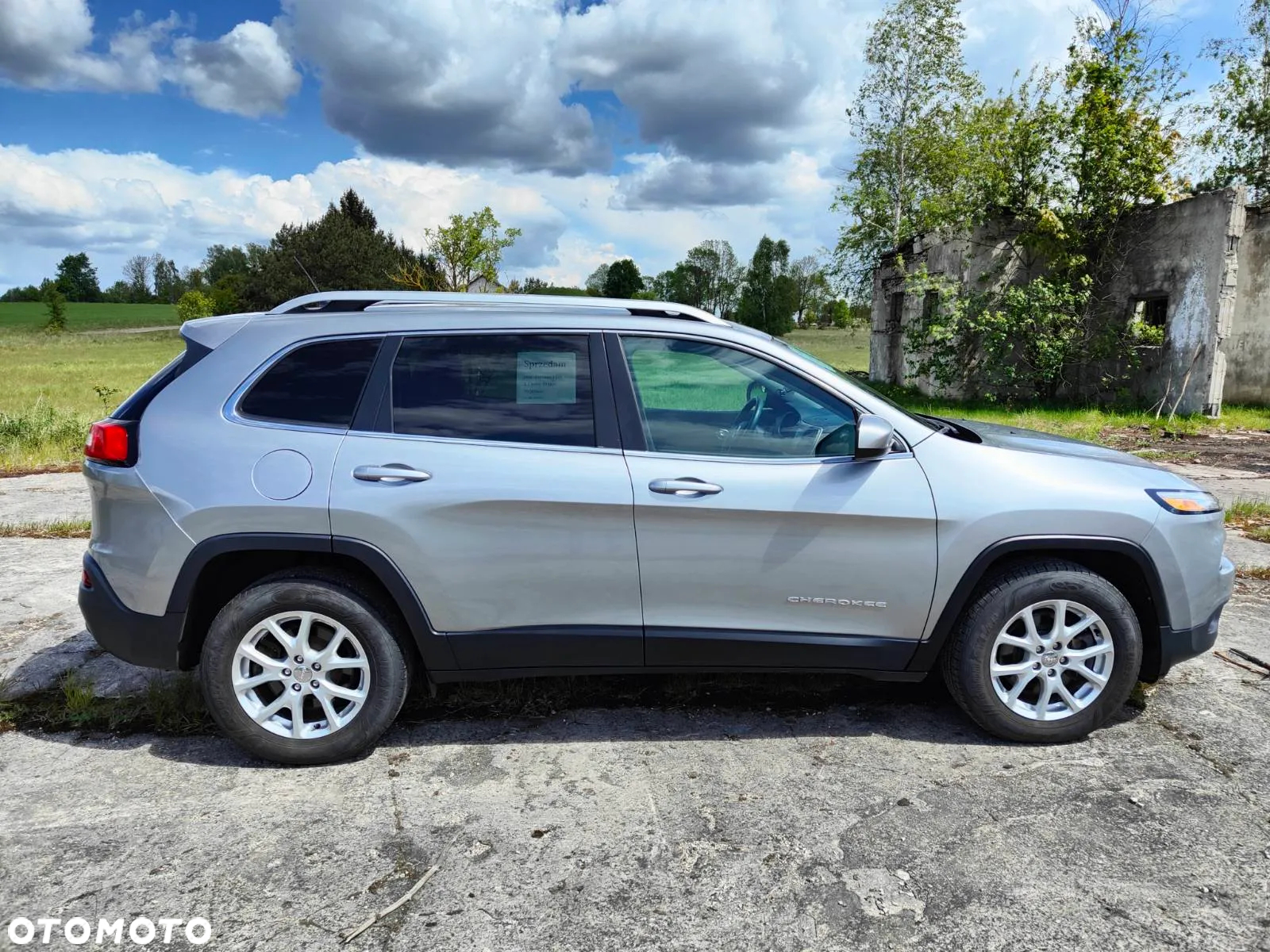 Jeep Cherokee - 4