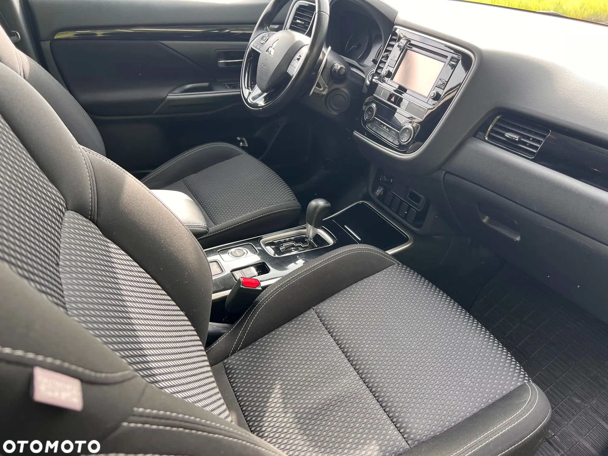 Mitsubishi Outlander 2.0 Intense Comfort 4WD CVT - 11