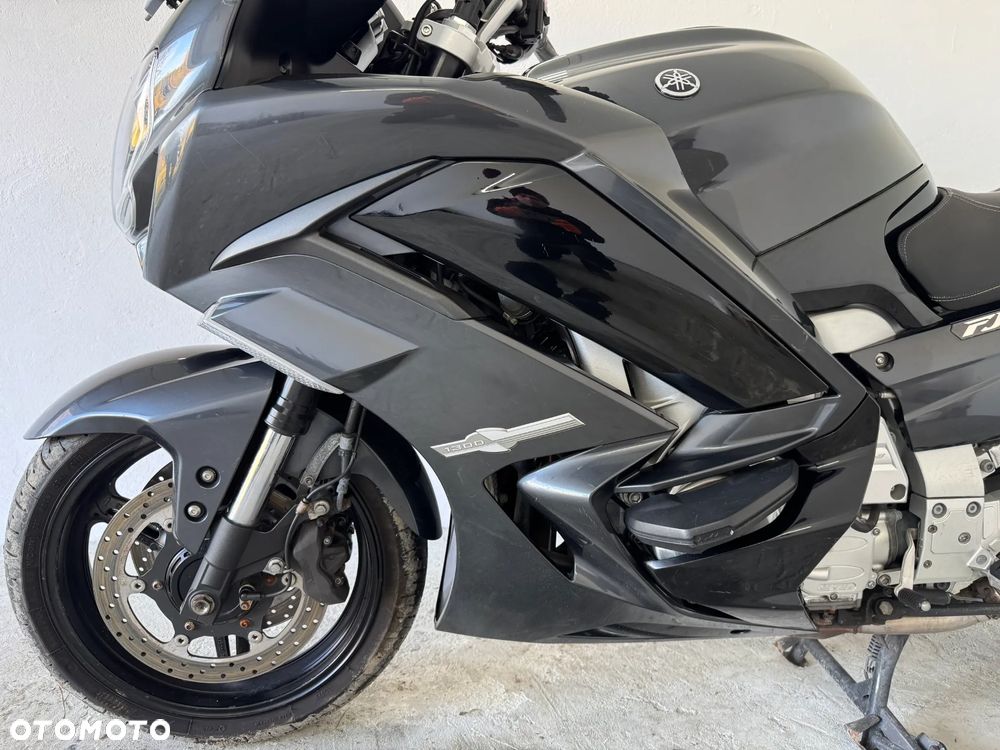 Yamaha FJR - 28