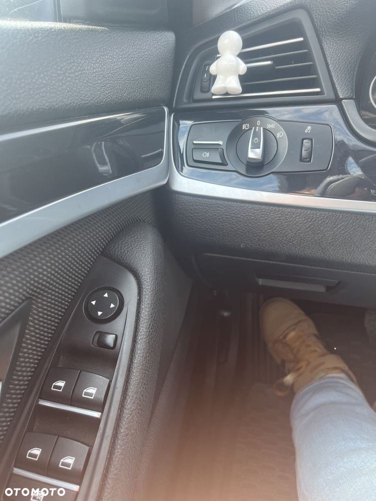 BMW Seria 5 518d Luxury Line - 4