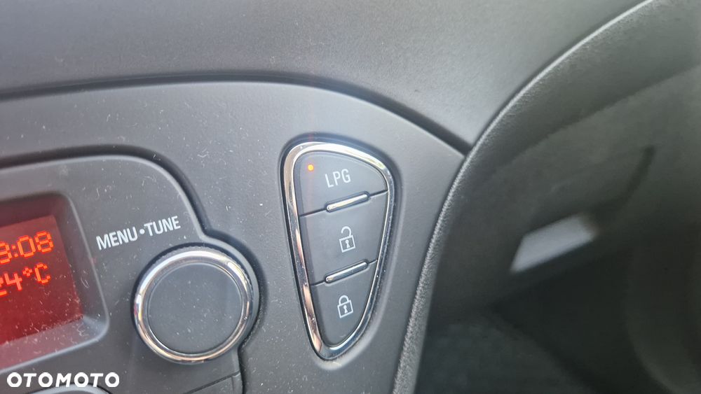 Opel Corsa 1.4 Enjoy - 18