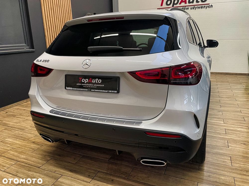 Mercedes-Benz GLA 250 AMG Line - 9