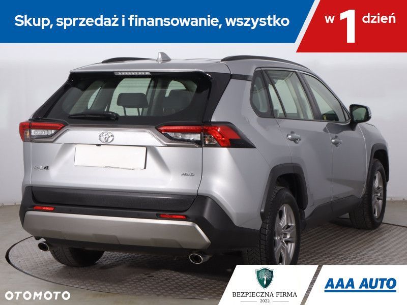 Toyota RAV4 - 7