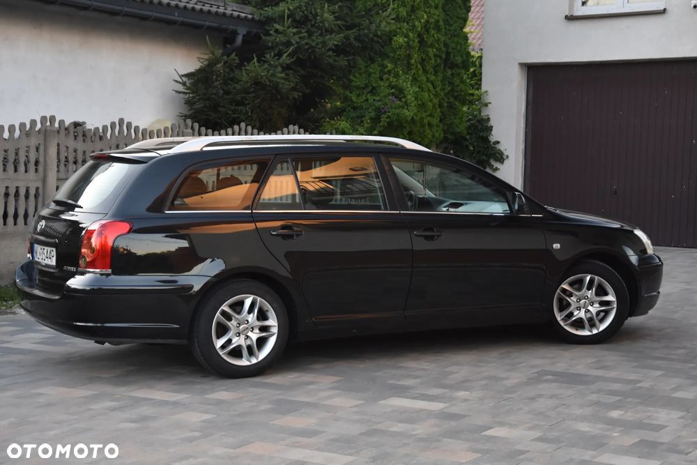 Toyota Avensis 1.8 VVT-i Combi - 8