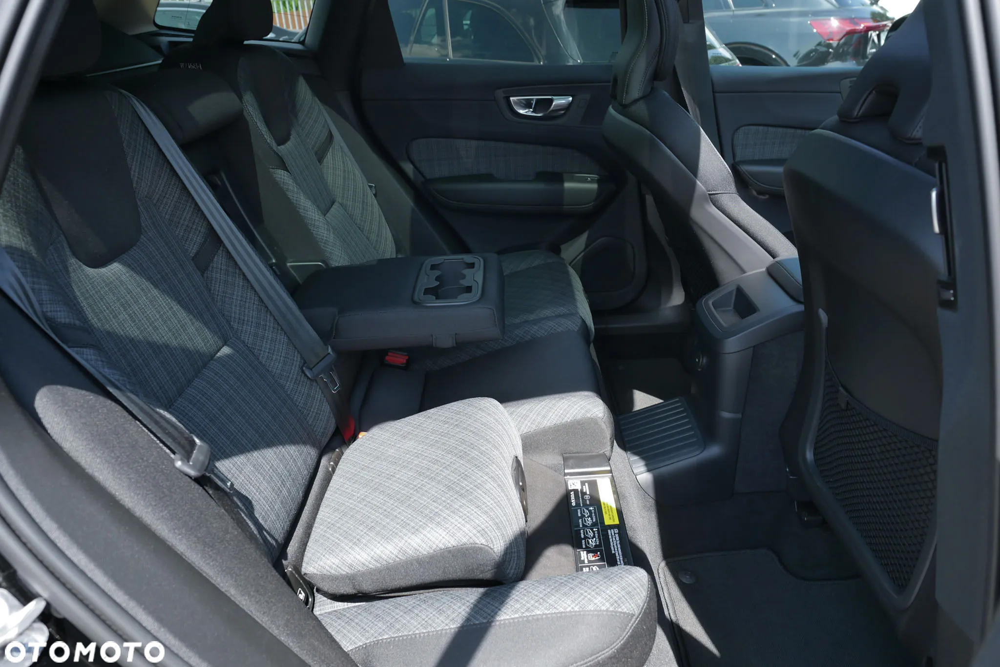 Volvo XC 60 T6 Plug-In Hybrid AWD Inscription - 12