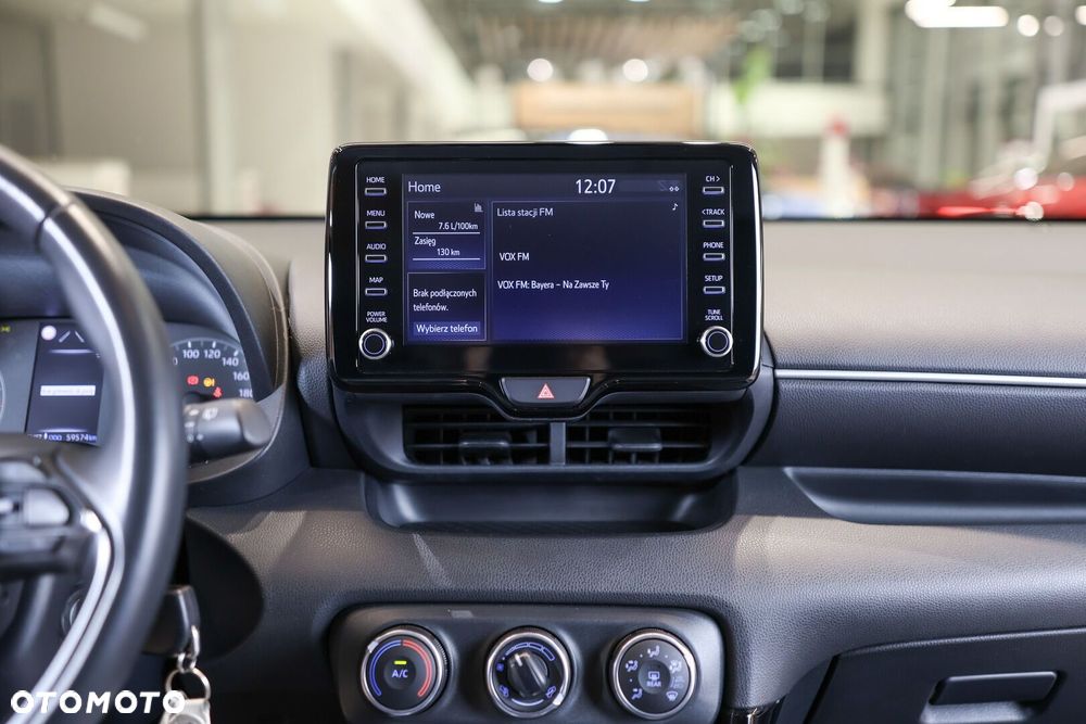 Toyota Yaris 1.5 Comfort - 24