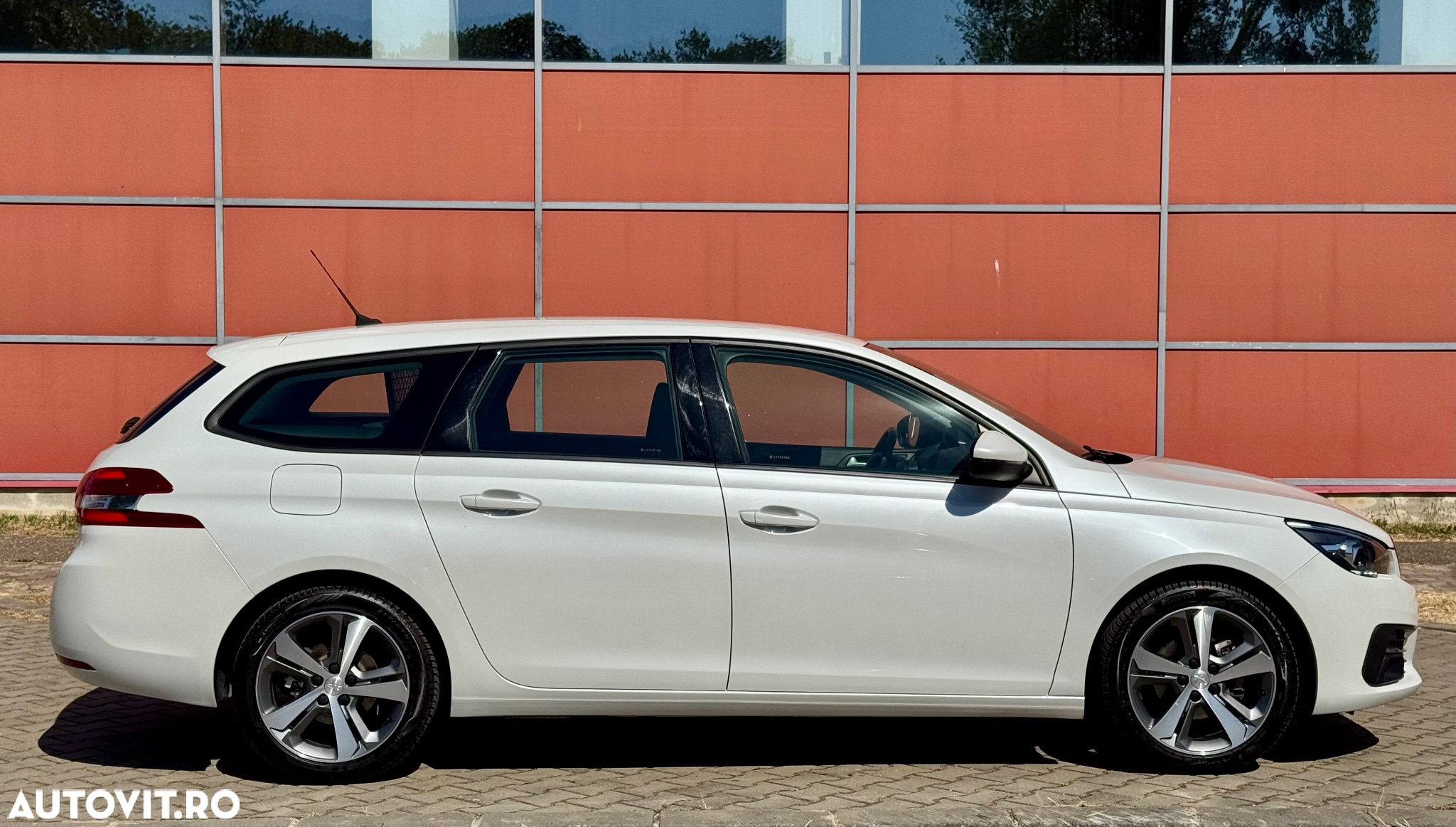Peugeot 308 SW BlueHDi 130 Allure Pack - 16