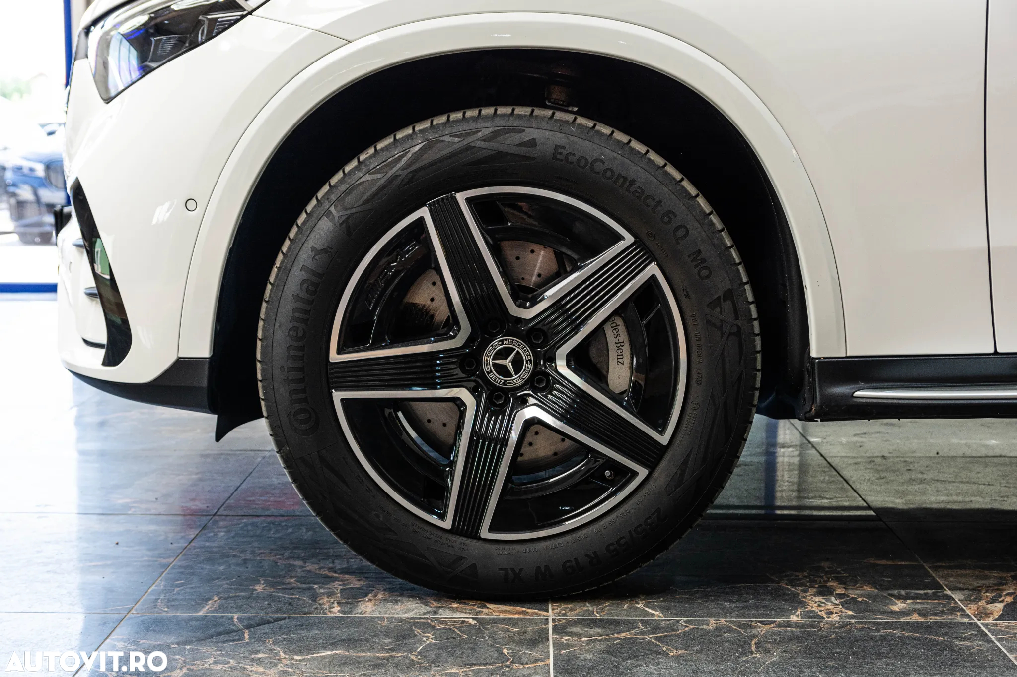 Mercedes-Benz GLC Coupe 300 e 4Matic 9G-TRONIC AMG Line Advanced - 9