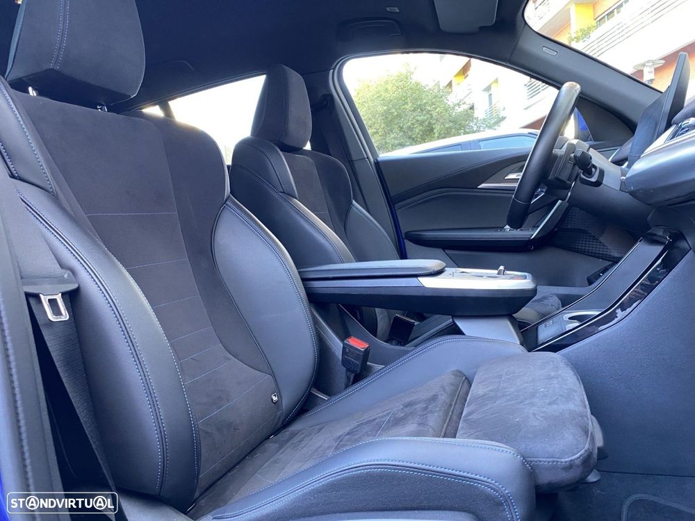 BMW X2 18 d sDrive Auto Pack M — fotografia 15