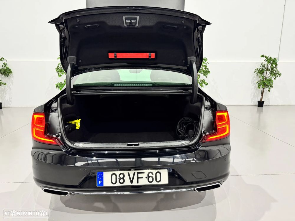 Volvo S90 T8 Twin Engine AWD Geartronic Momentum - 26