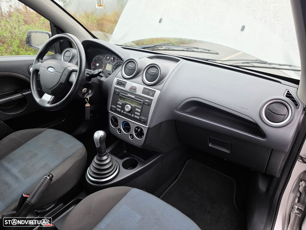 Ford Fiesta - 5