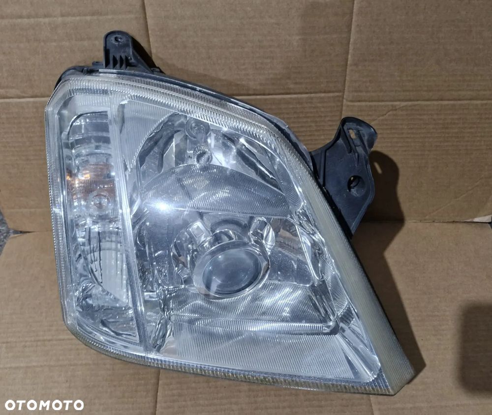 Lampa przednia prawa lewa XENON Opel Meriva A EUROPA