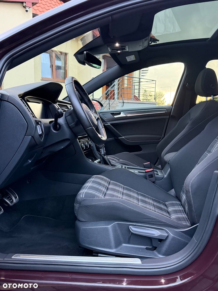 Volkswagen Golf GTD (BlueMotion Technology) - 10