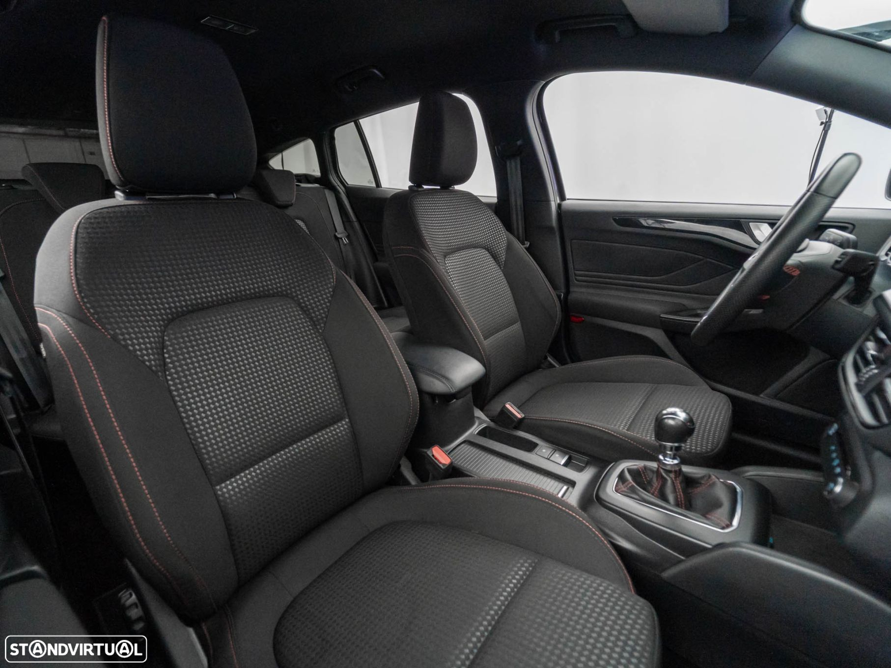 Ford Focus SW 1.0 EcoBoost MHEV ST-Line - 41