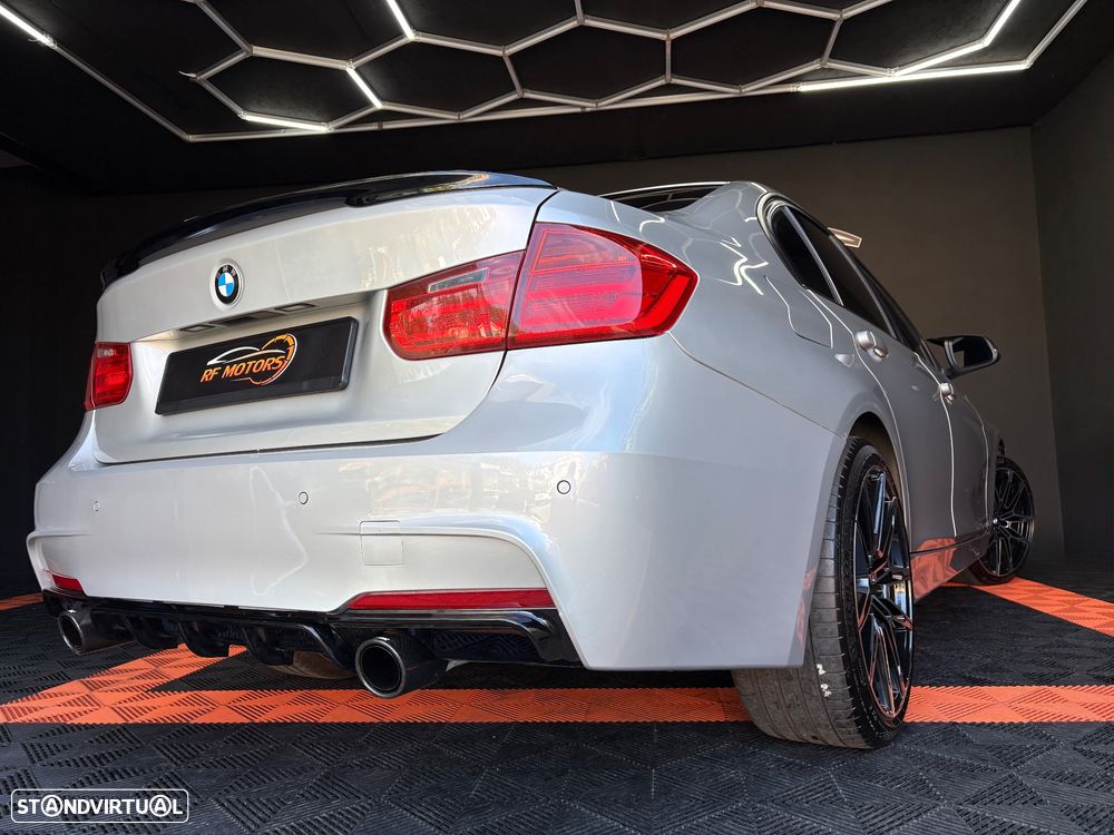 BMW 318 d Aut. Sport Line - 32
