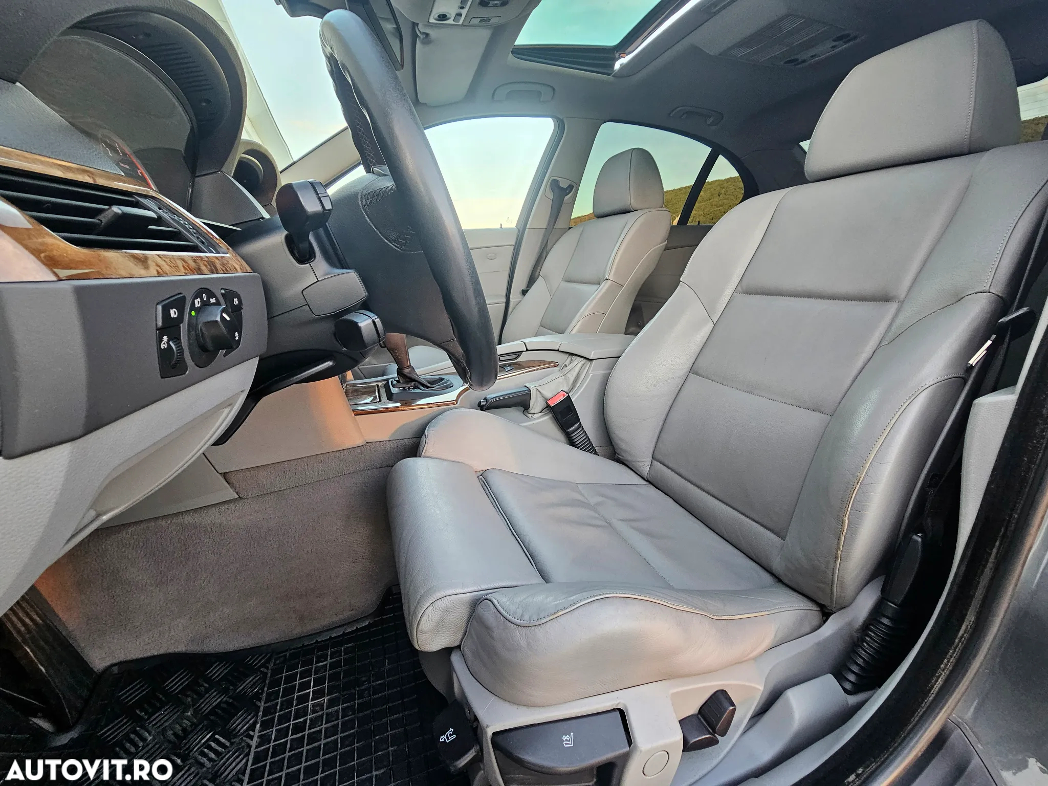BMW Seria 5 525d Aut. - 9