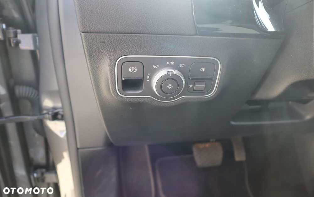 Mercedes-Benz Klasa B 180 d Progressive 8G-DCT - 11