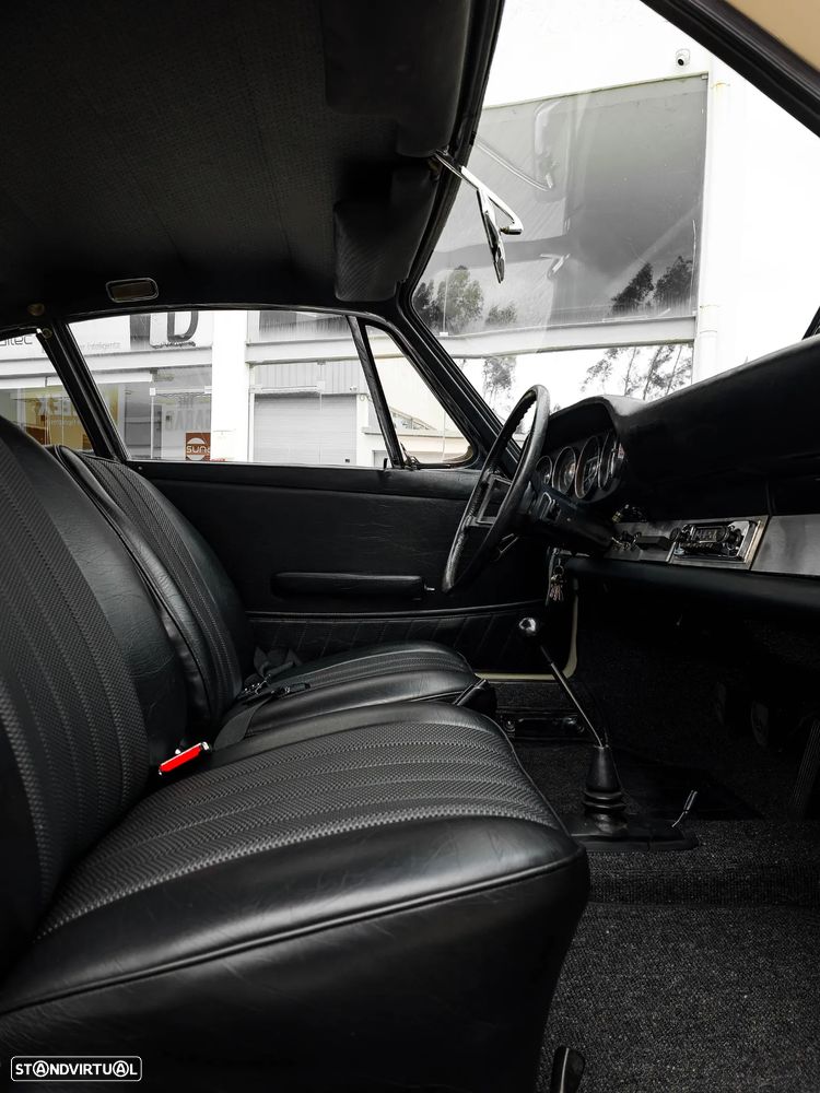 Porsche 911 Série F - 17