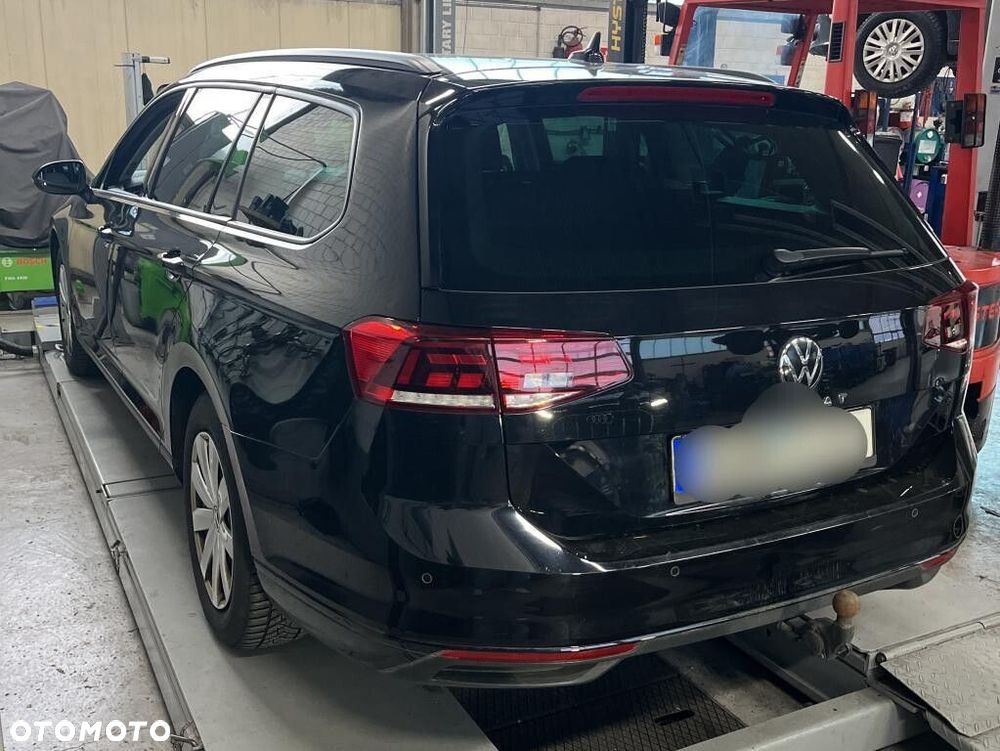 Volkswagen Passat - 4