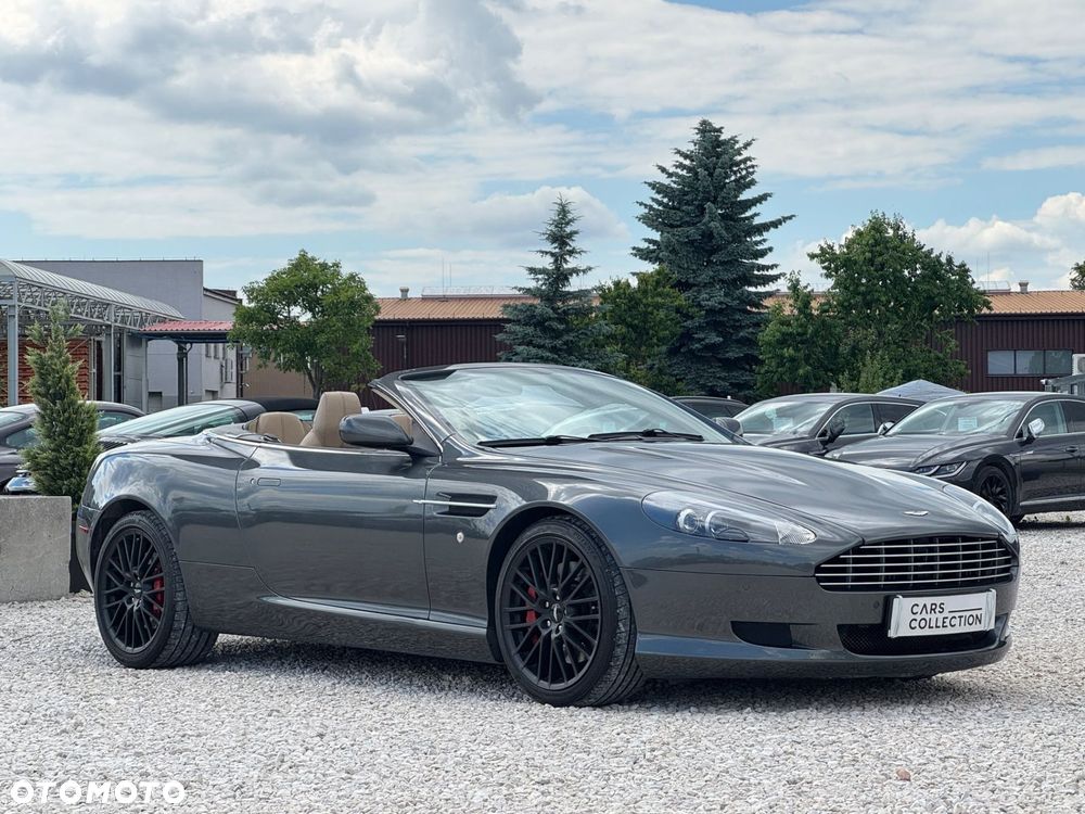 Aston Martin DB9 - 16