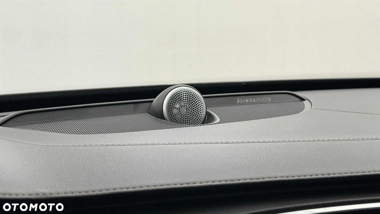 Volvo XC 90 T8 AWD Plug-In Hybrid Ultimate Dark 7os - 27