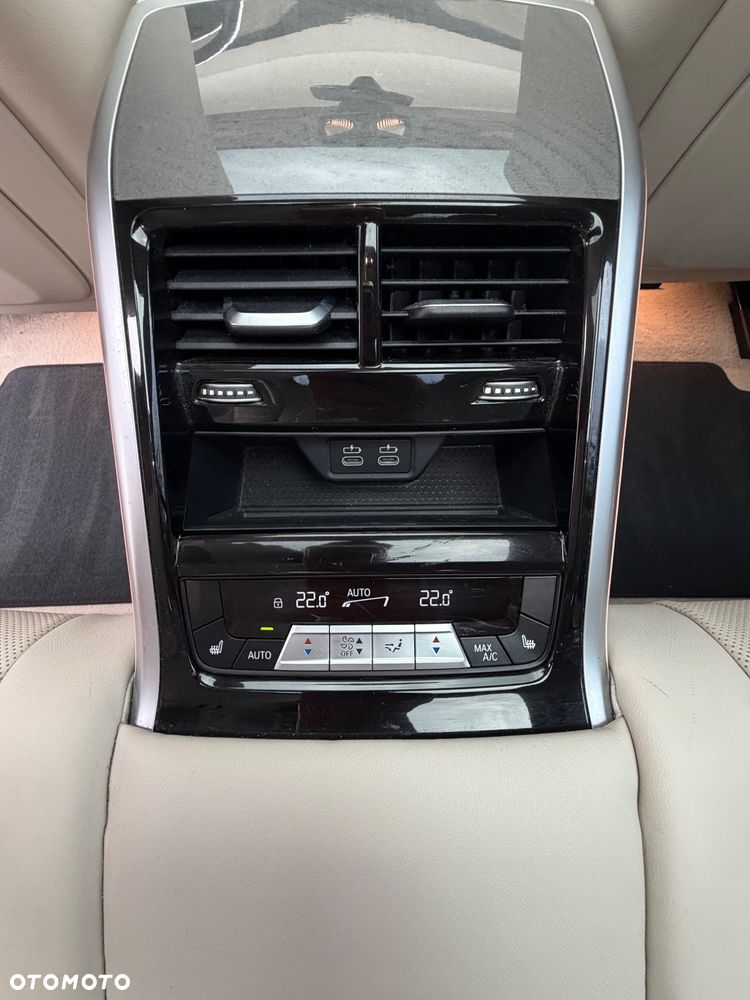 BMW Seria 8 840i xDrive - 29