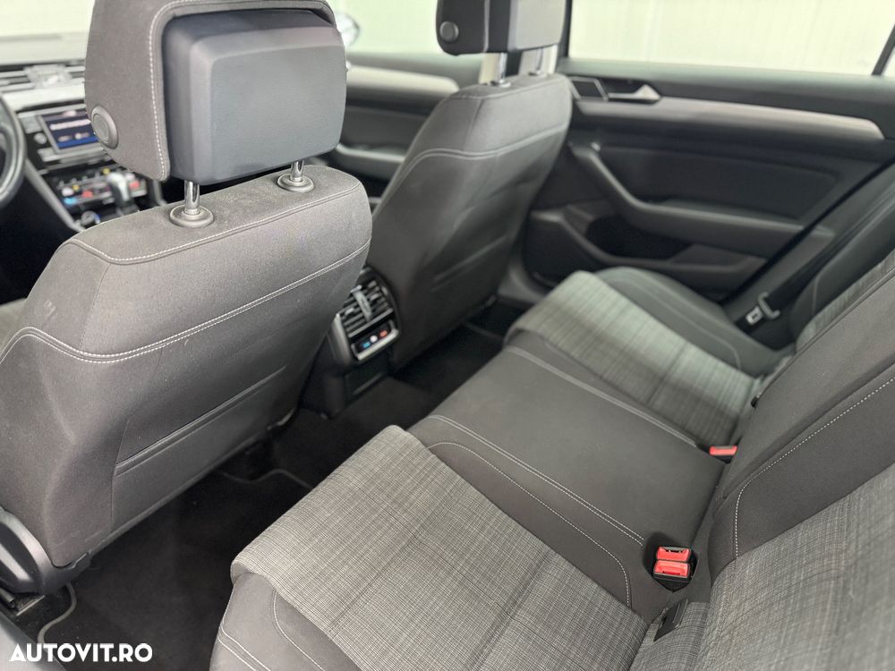 Volkswagen Passat 2.0 TDI DSG Comfortline - 19