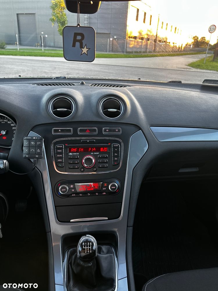 Ford Mondeo - 9