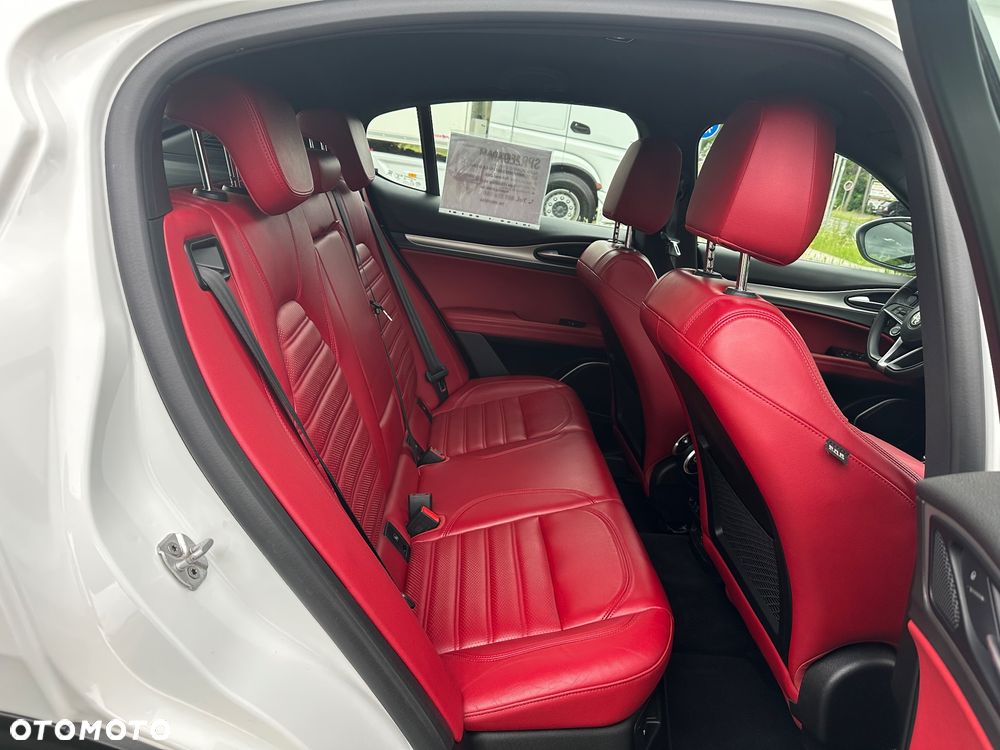Alfa Romeo Stelvio - 20