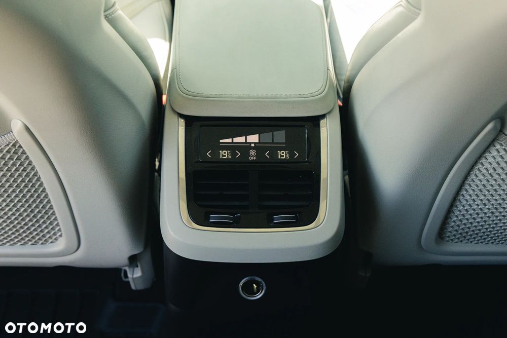Volvo XC 90 T8 AWD Plug-In Hybrid Inscription 7os - 15