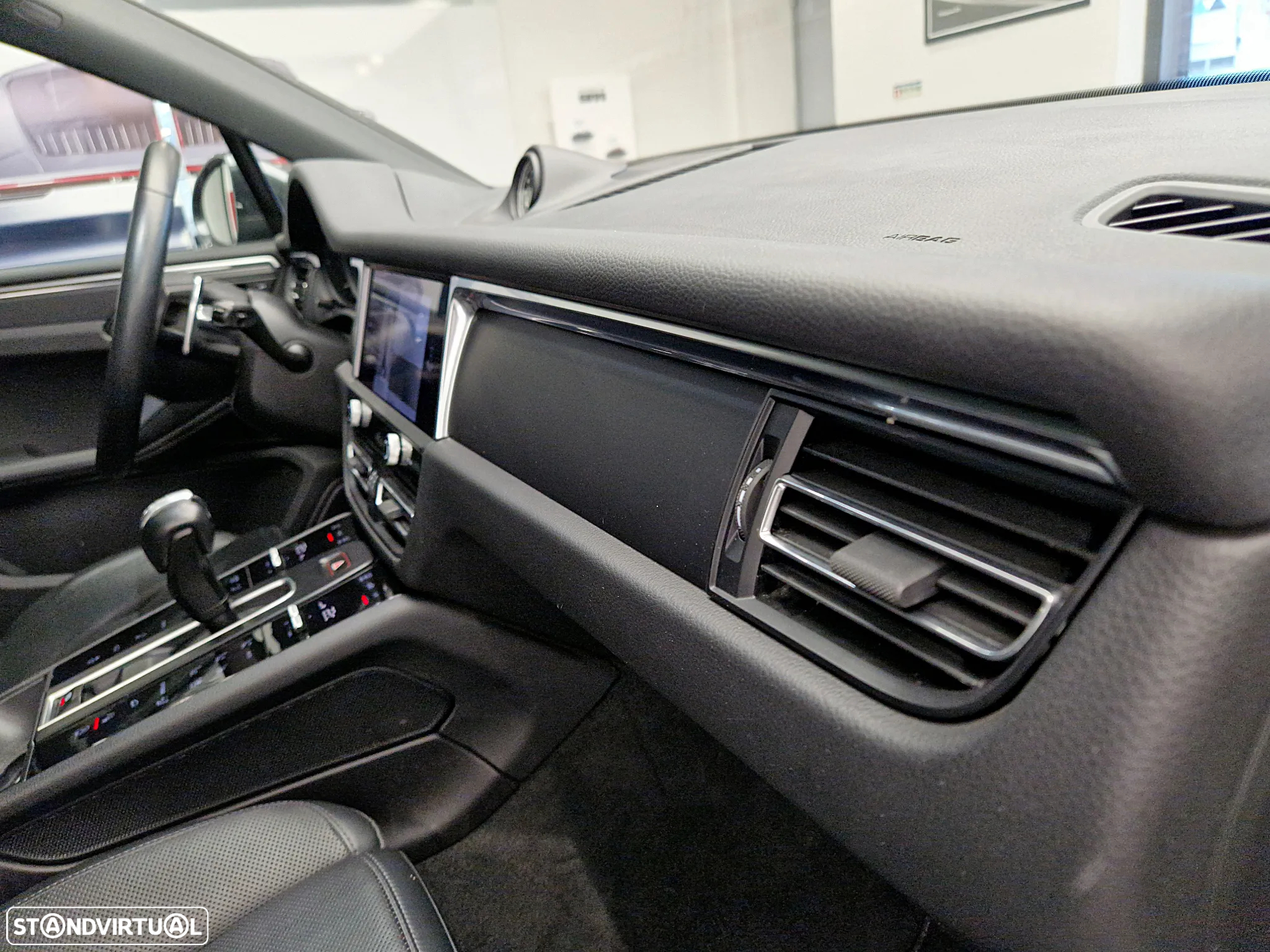 Porsche Macan Standard - 21