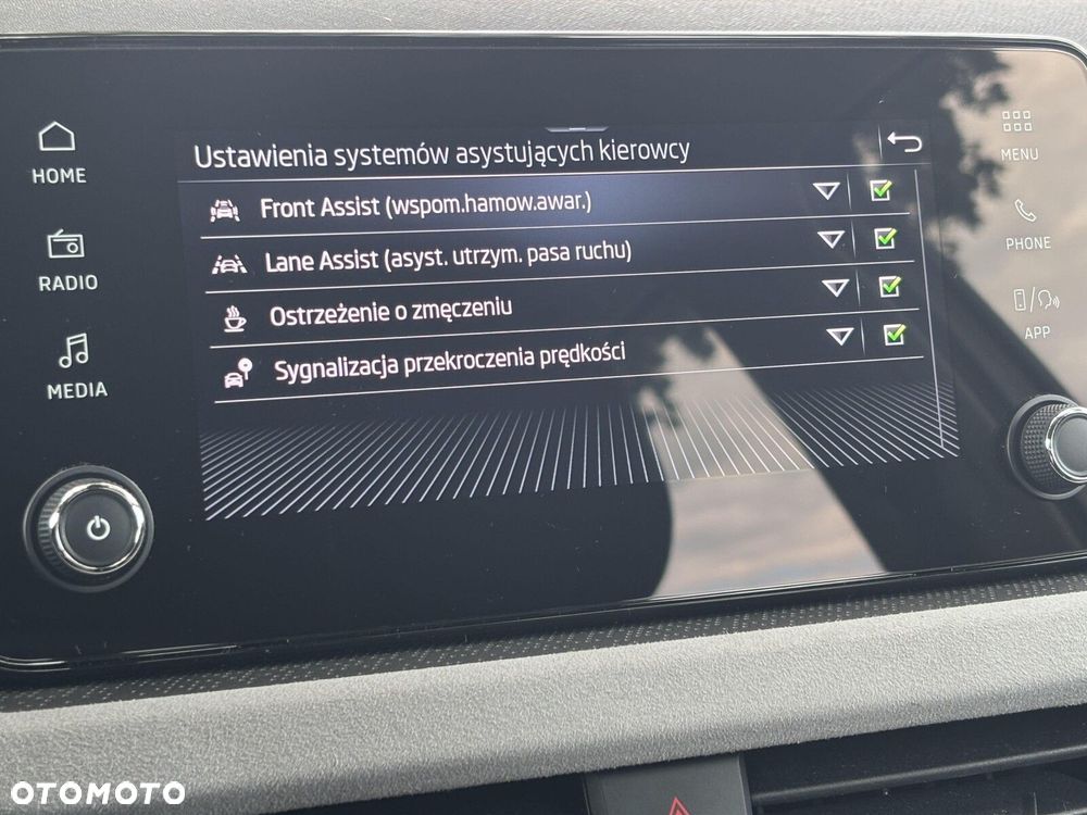 Skoda Scala 1.0 TSI Selection - 32