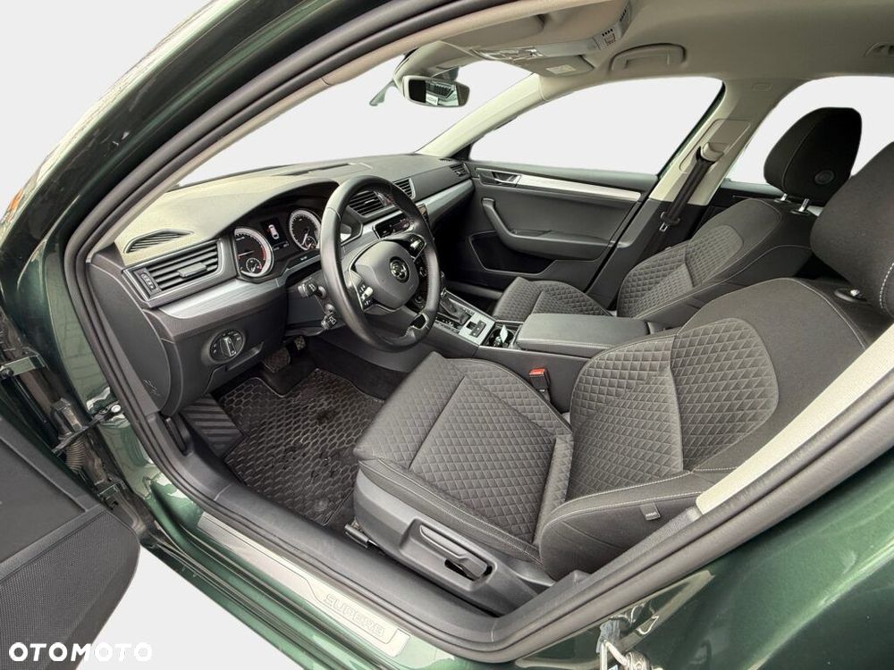 Skoda Superb 2.0 TDI SCR Ambition DSG - 28