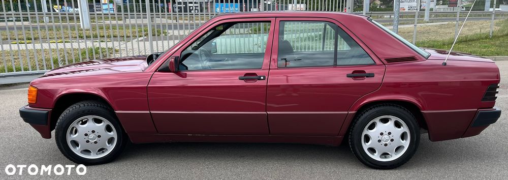 Mercedes-Benz W201 (190) - 24
