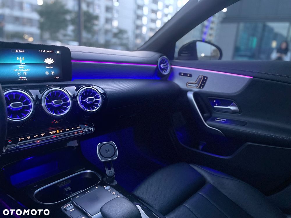 Mercedes-Benz CLA - 12