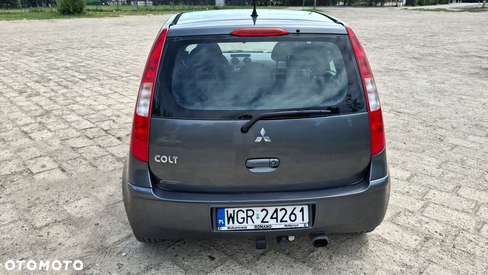 Mitsubishi Colt - 4