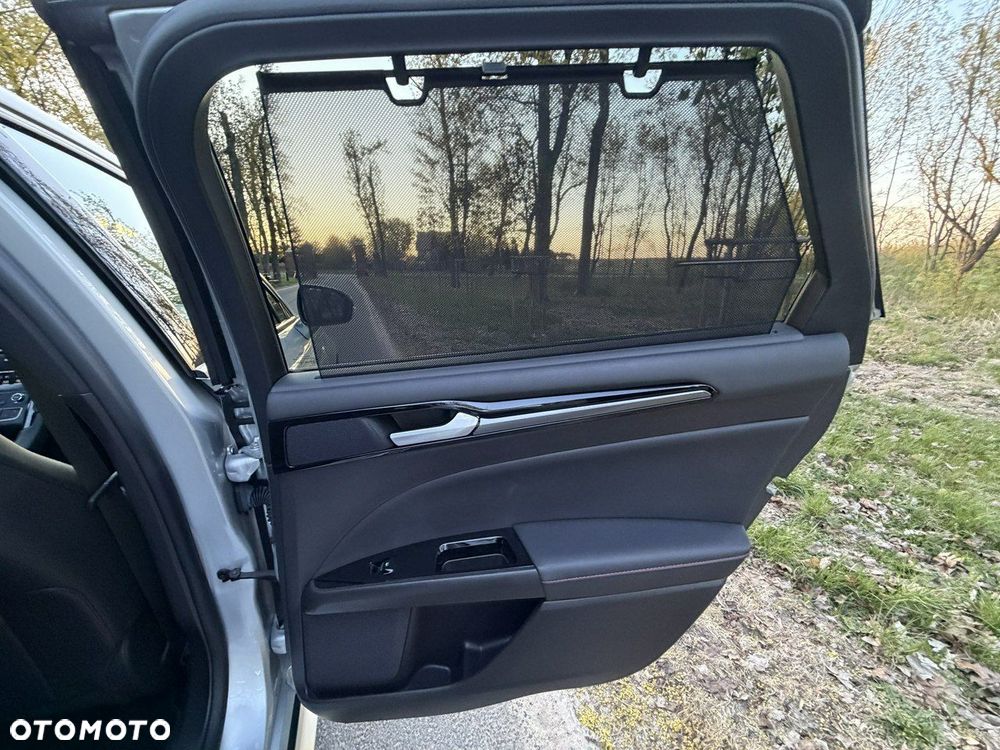 Ford Mondeo - 34