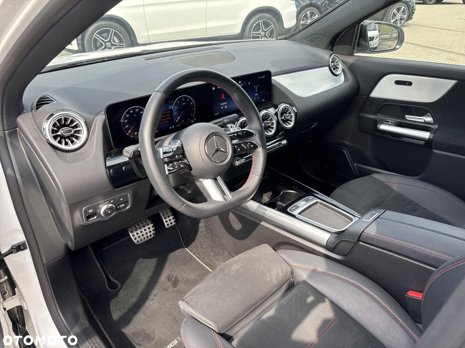 Mercedes-Benz GLA - 9