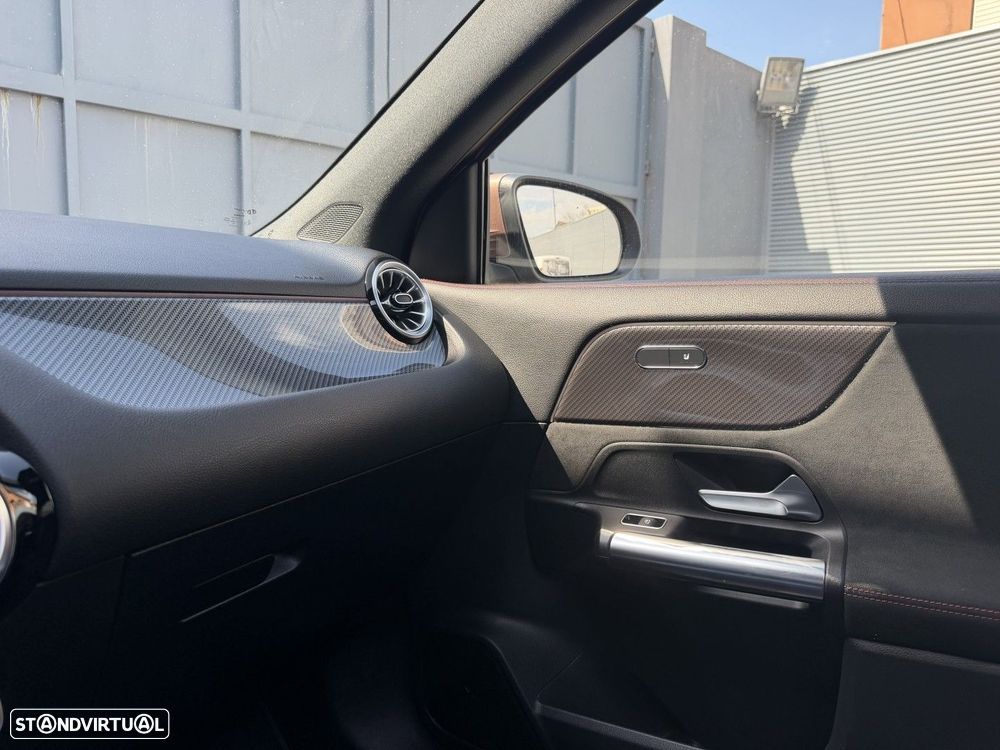 Mercedes-Benz GLA 250 e 8G-DCT AMG Line - 40