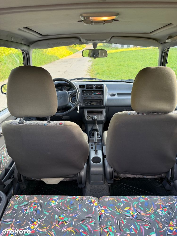Toyota RAV4 2.0 - 16