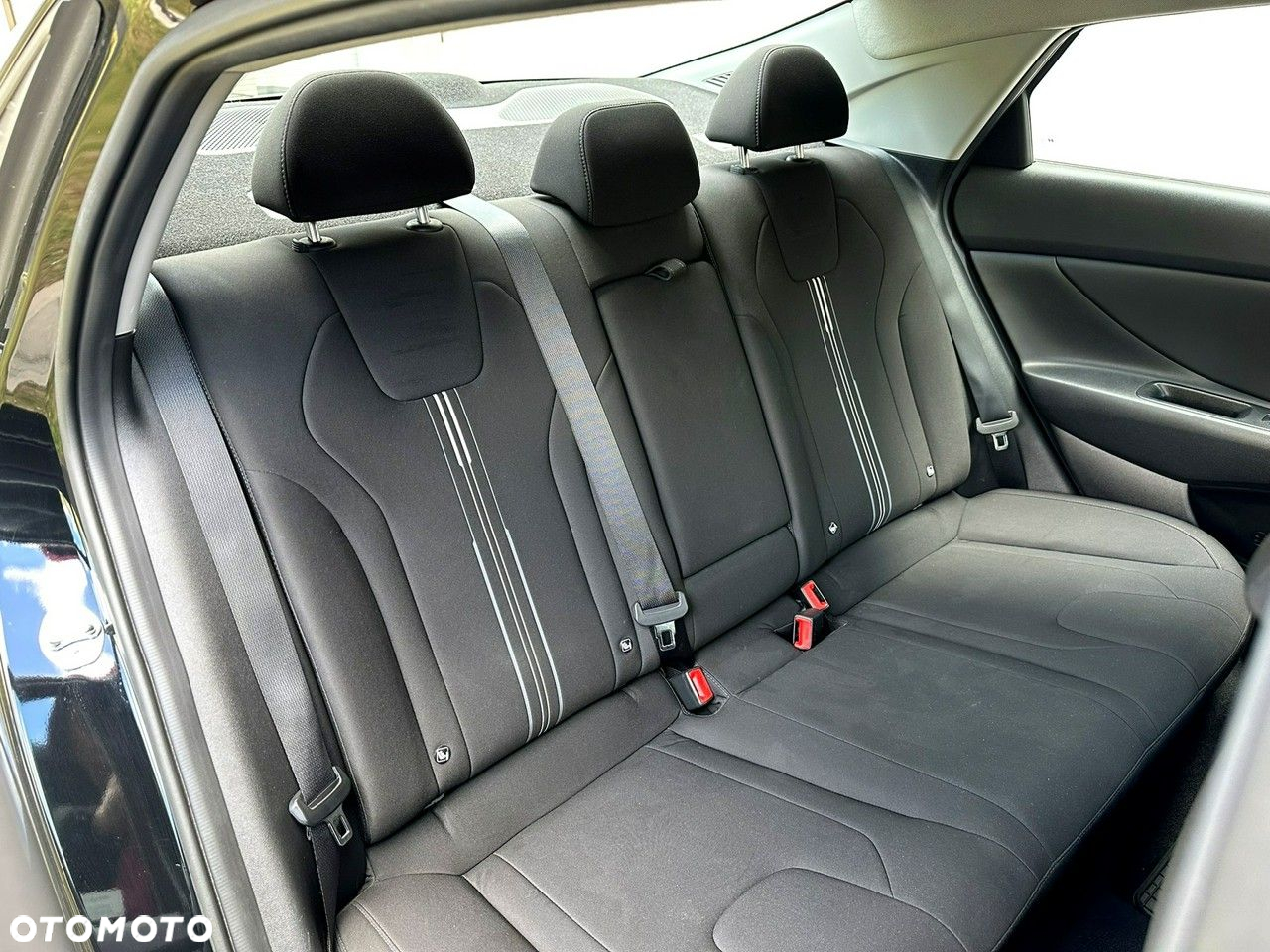 Hyundai Elantra 1.6 Executive CVT - 19
