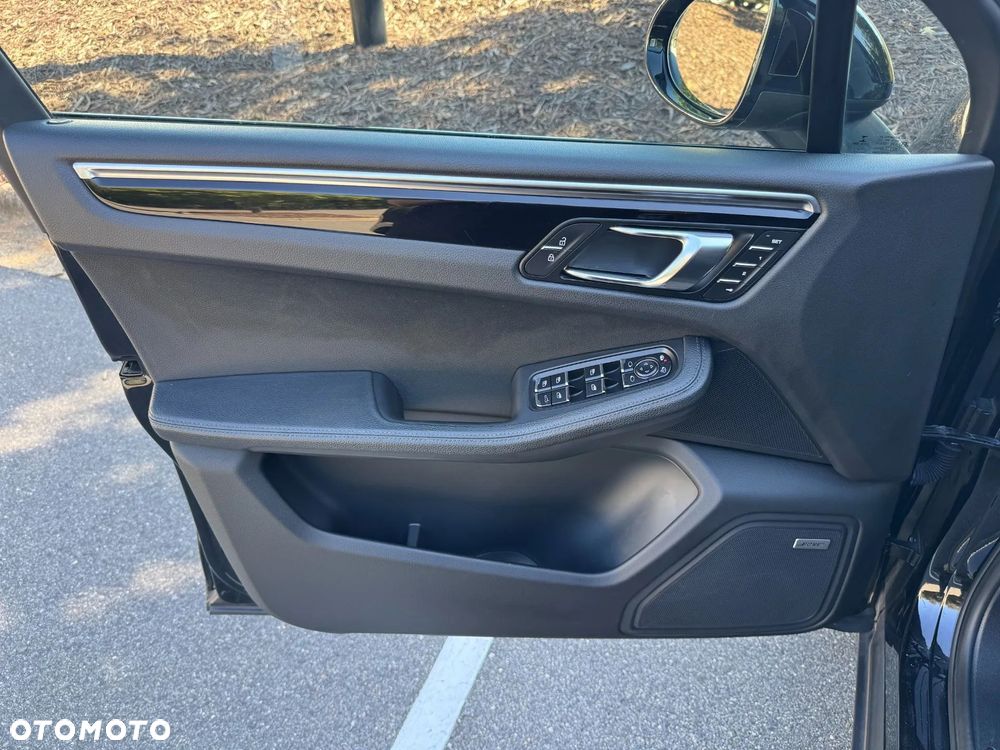 Porsche Macan Standard - 17