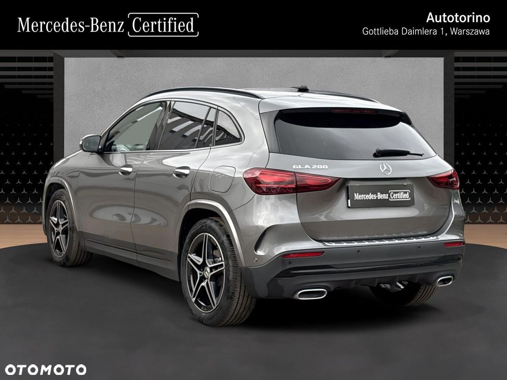 Mercedes-Benz GLA - 4