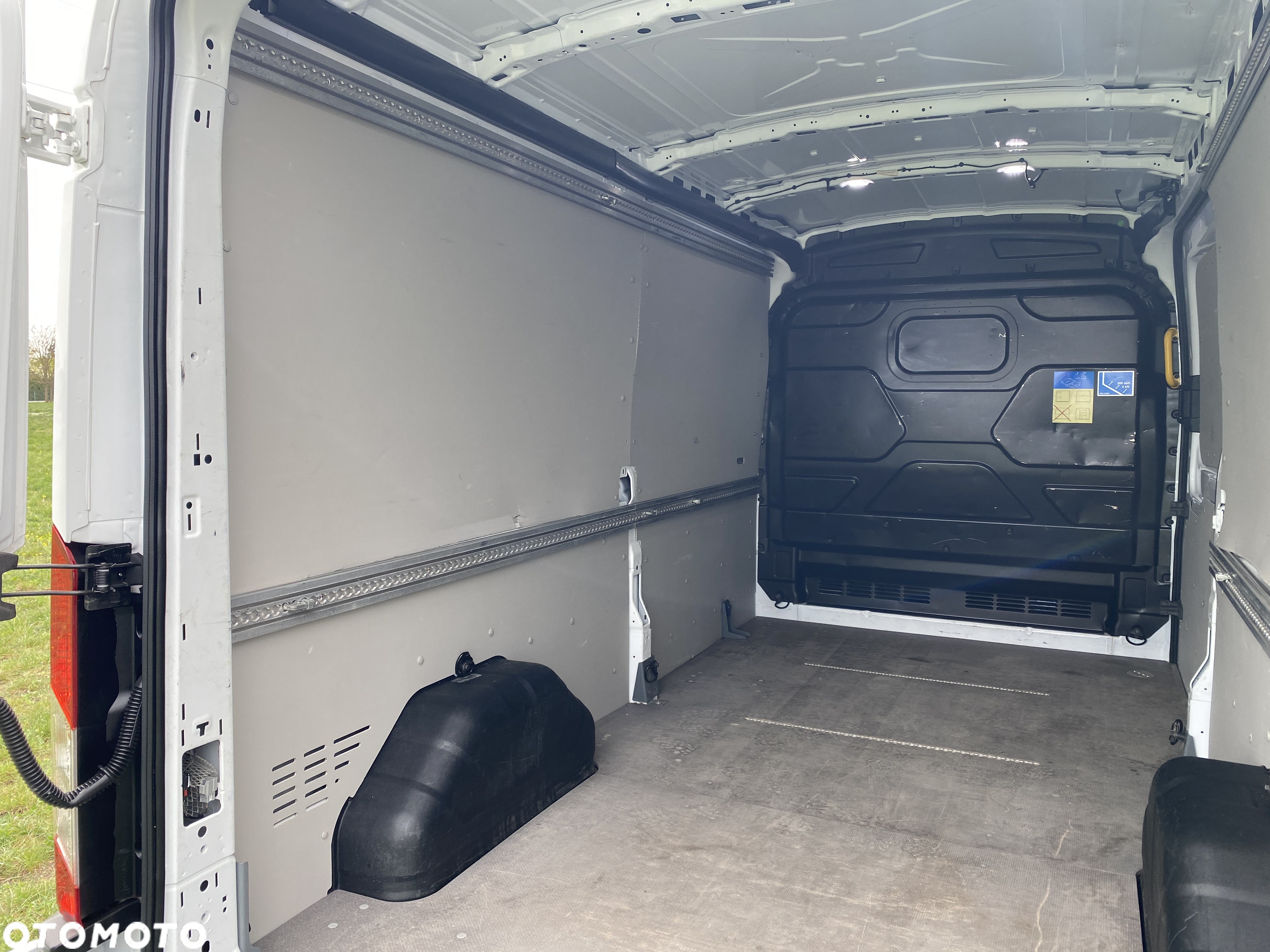 Ford Transit - 10