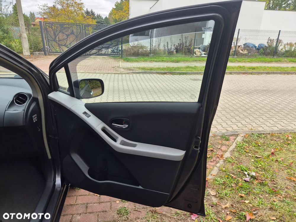 Toyota Yaris 1.0 VVT-i Cool Edition - 28